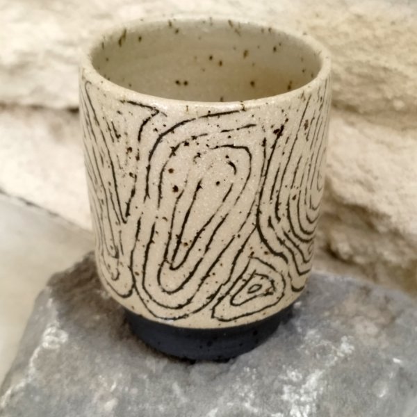 Tasse „Linien“ / h 6,5 cm / 22,00 €