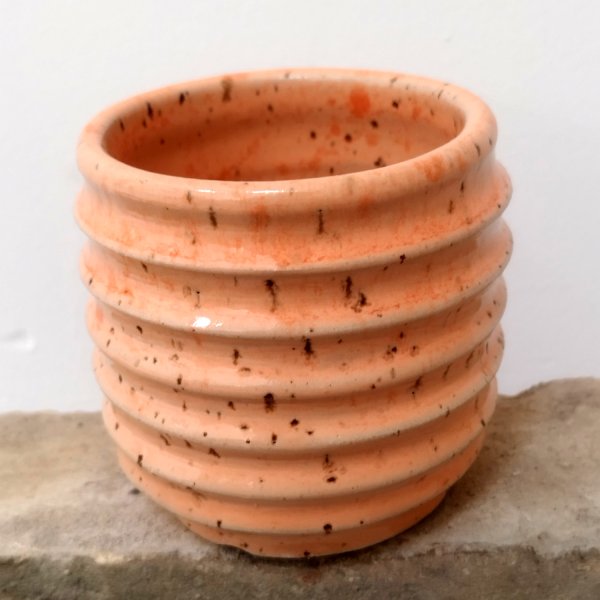 Tasse pastell orange / h 8,2 cm / 18,00 €